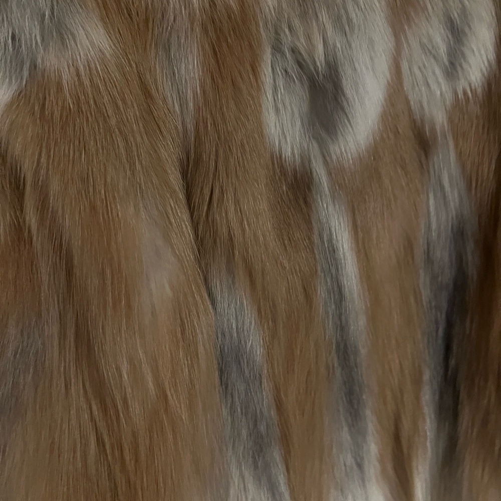 Elegant Women's Genuine Fox Fur Coat - Picture 6 of 6